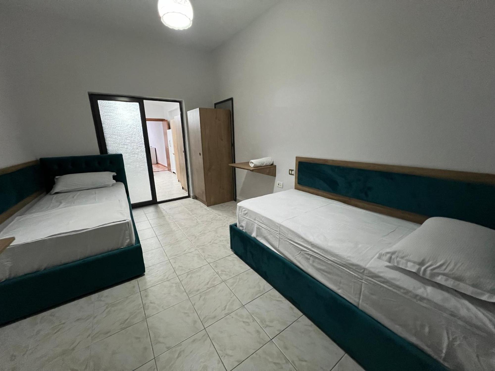 Sisterhood Hostel-Female Only Tirana Exteriör bild