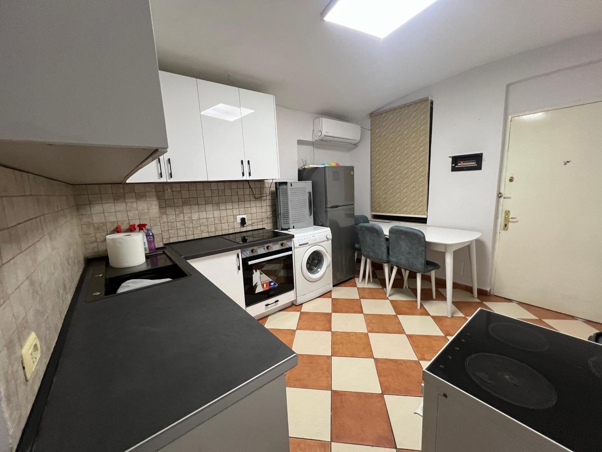 Sisterhood Hostel-Female Only Tirana Exteriör bild